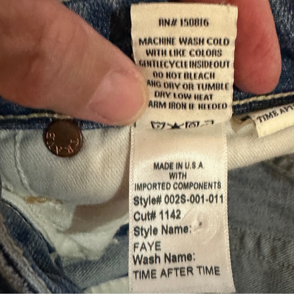 TRAVE Faye Jeans size 25
VGC denim Blue
Color is time after time - Picture 13 of 14